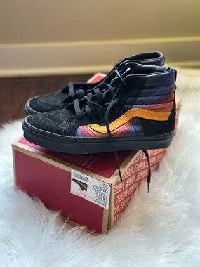 NWT • Vans • SK8 HI Reissue • Black + Rainbow • Size Women’s 7.5